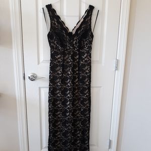 🎉🎉ON SALE!!!🎉🎉Black lace formal dress